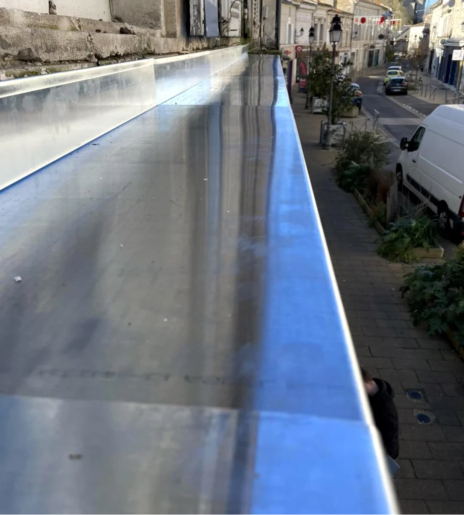 Souchere couverture zinguerie bord de fenetre