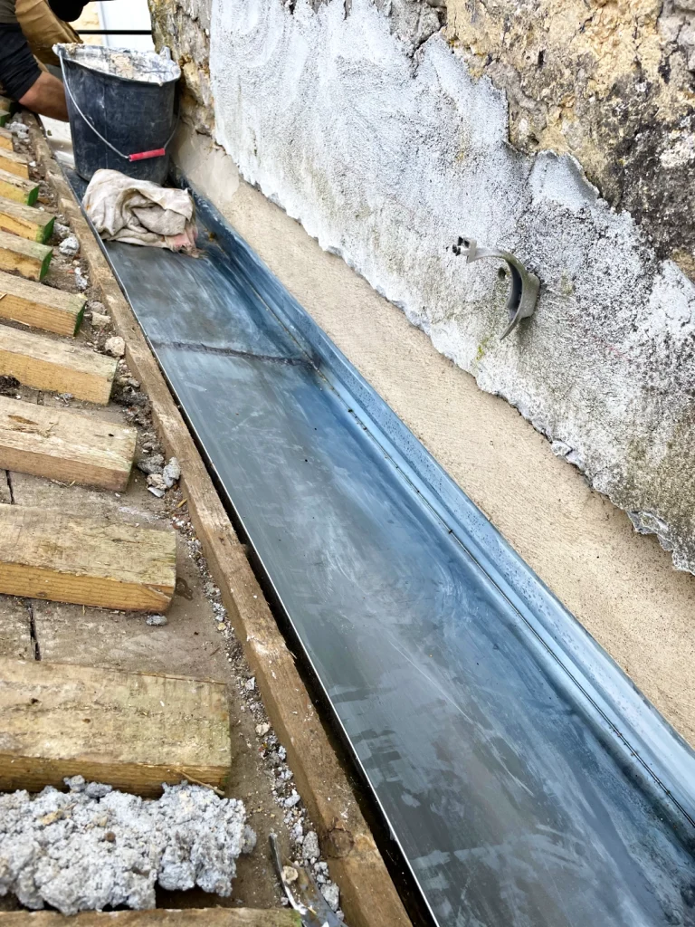 Déscente en zinc pour évacuation d'eau étape 2