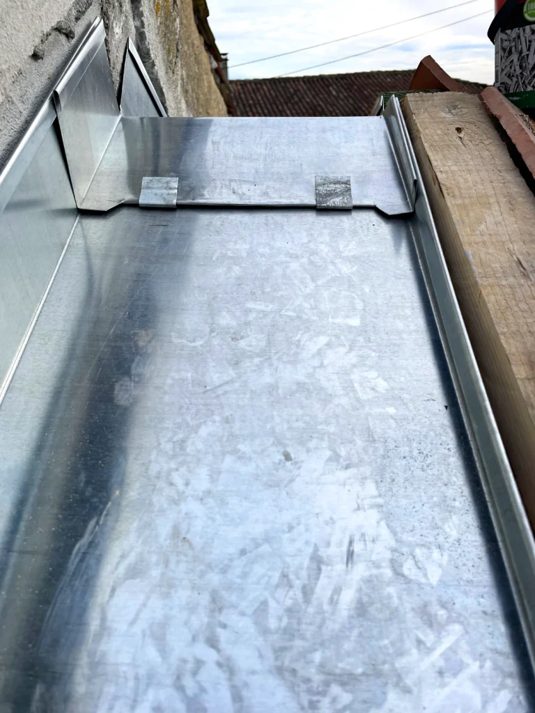Déscente en zinc pour évacuation d'eau étape 6