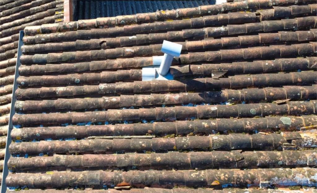 Drone — installation conduit en zinc